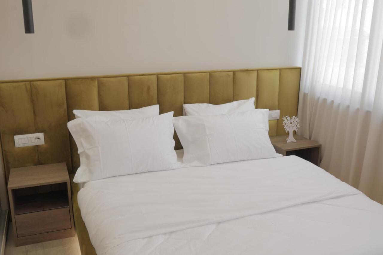 Newly Renovated Apartment Tirana Bagian luar foto